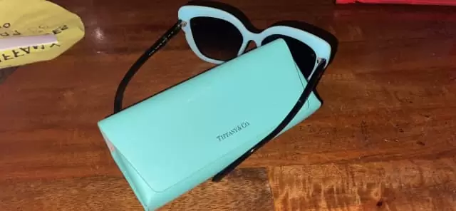 $75 Ladies Sunglasses Tiffany And co No Scratches Suburb Fletcher