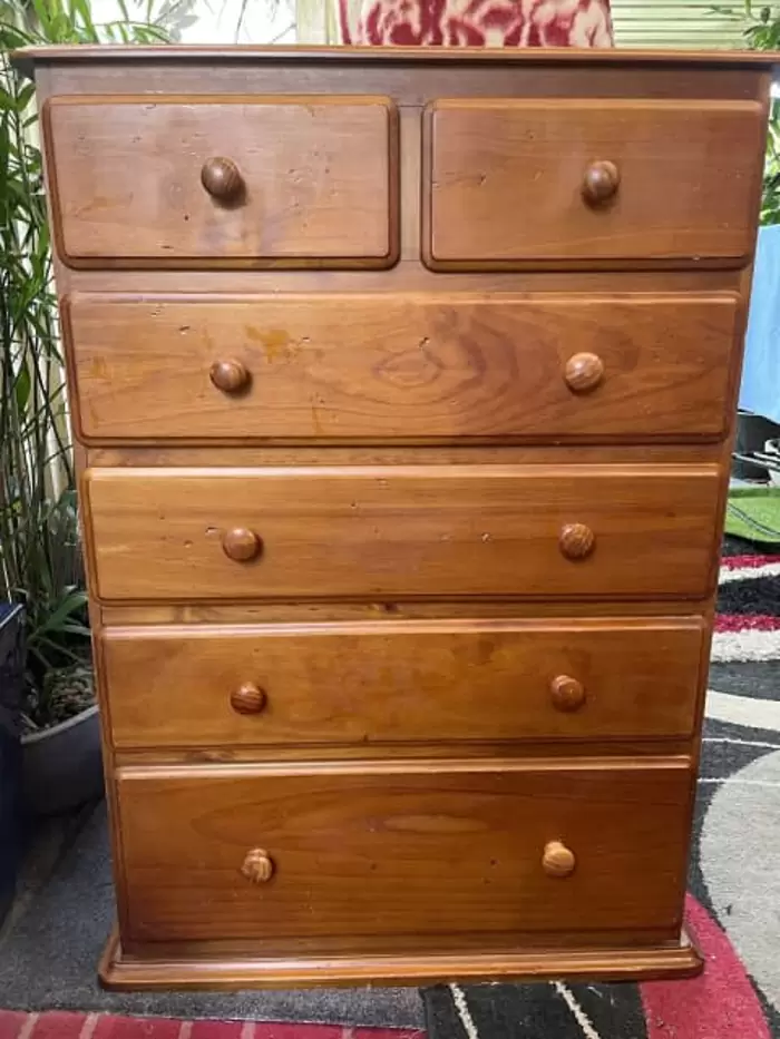 $189 Wooden solid Tallboy Chest of drawers.Metal runners.