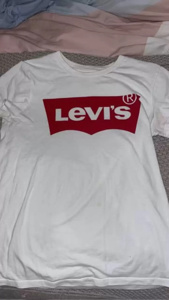 $29 Levi’s Logo The Perfect Tee White